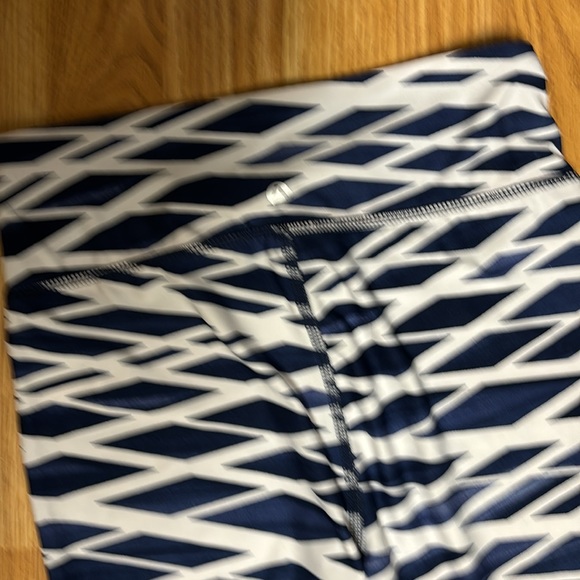 Athletic collection Size S With cool Navy and white design - Picture 8 of 9